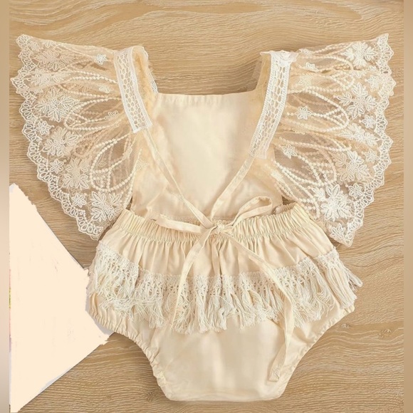 Vintage Ruffle Lace Baby Girl Romper - Picture 2 of 15